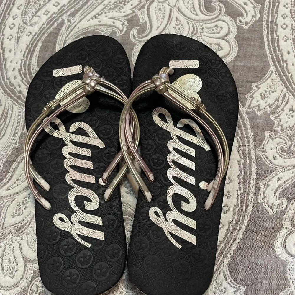 Juicy Couture girls flip flops